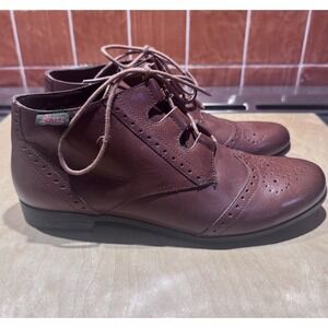 G.H. Bass Women's Size 8.5 Wingtip Brogue Lace Up Brown Leather Boots Booties